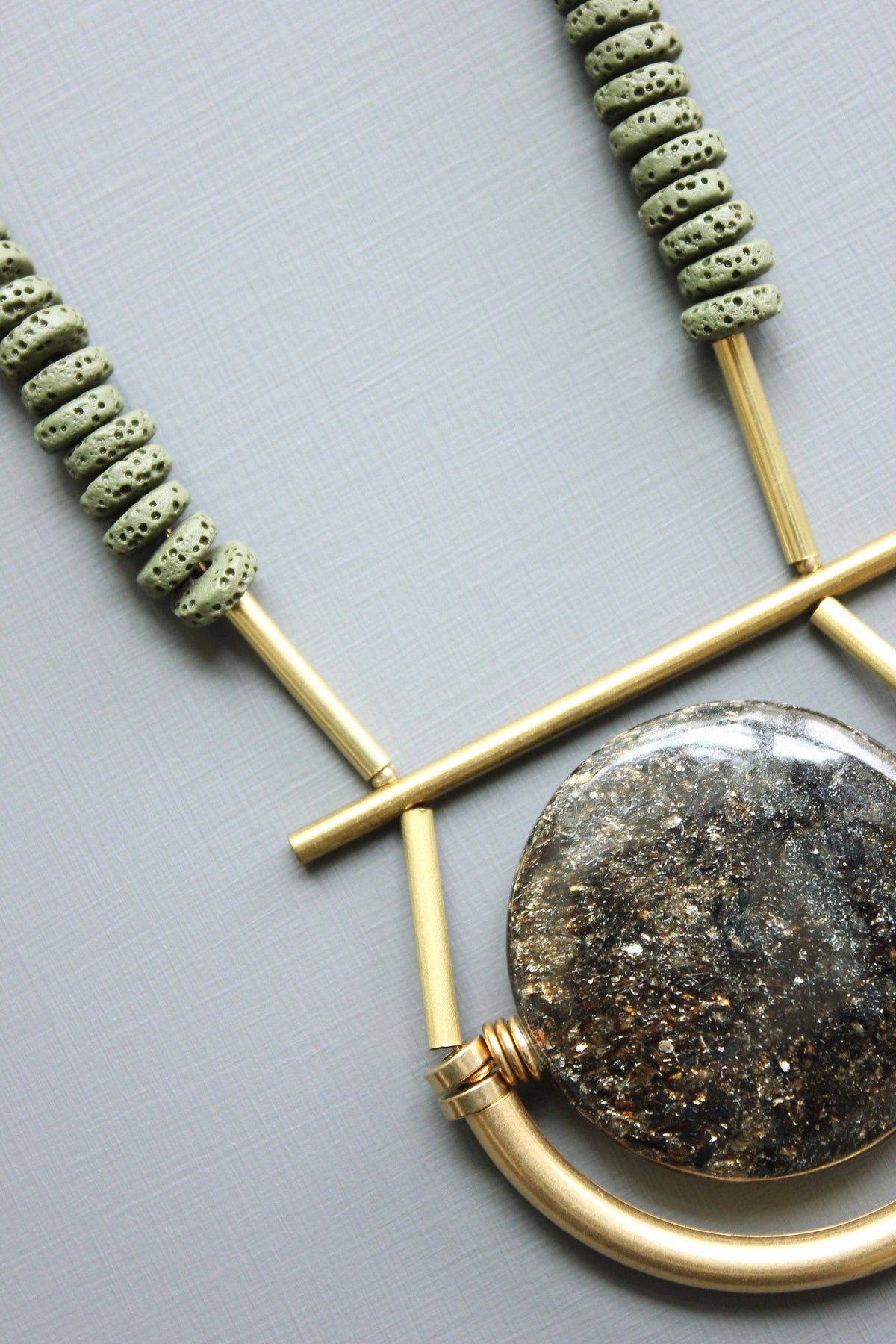 LEX223 Black and moss geometric pendant necklace