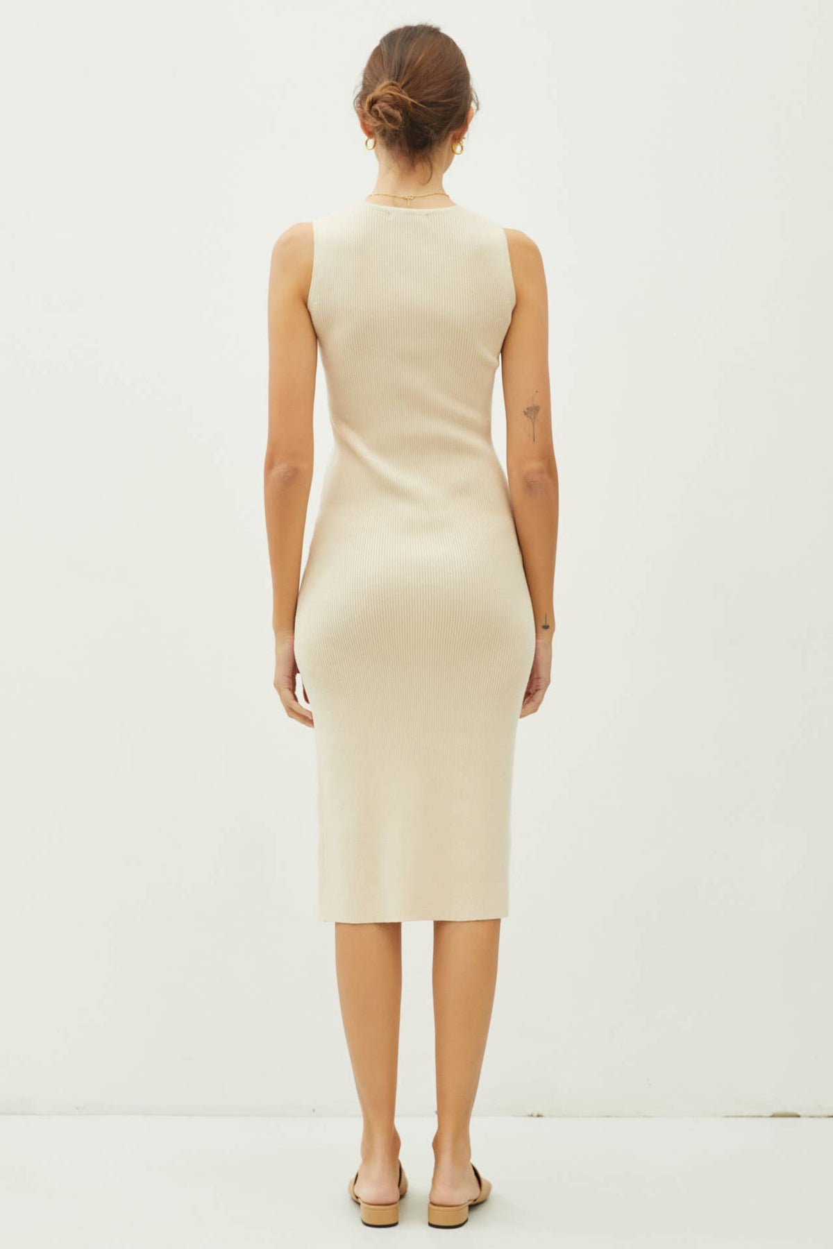 LEG SLIT BODYCON RIBBED KNIT MIDI DRESS