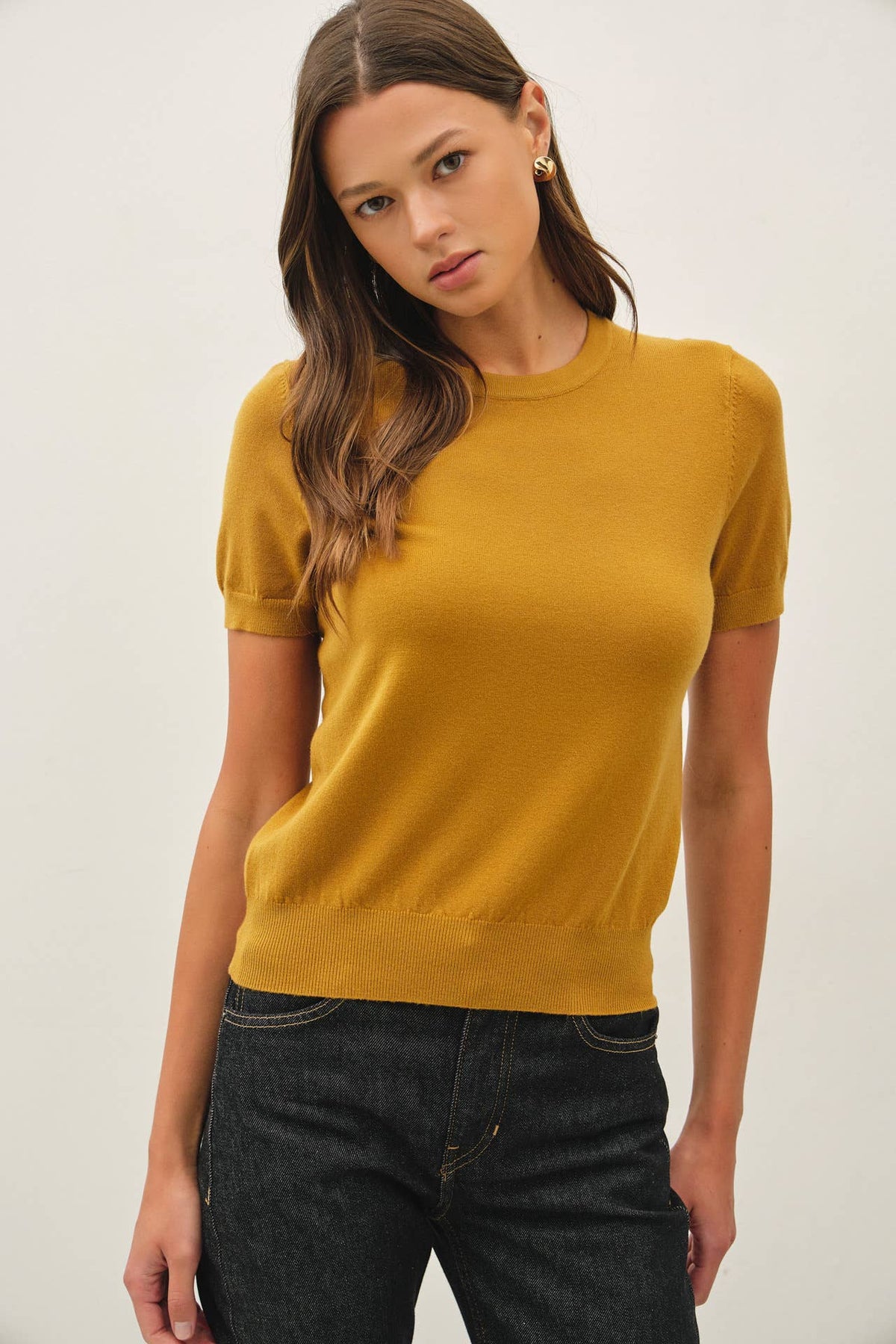 BASIC SHORT SLEEVE SWEATER TOP