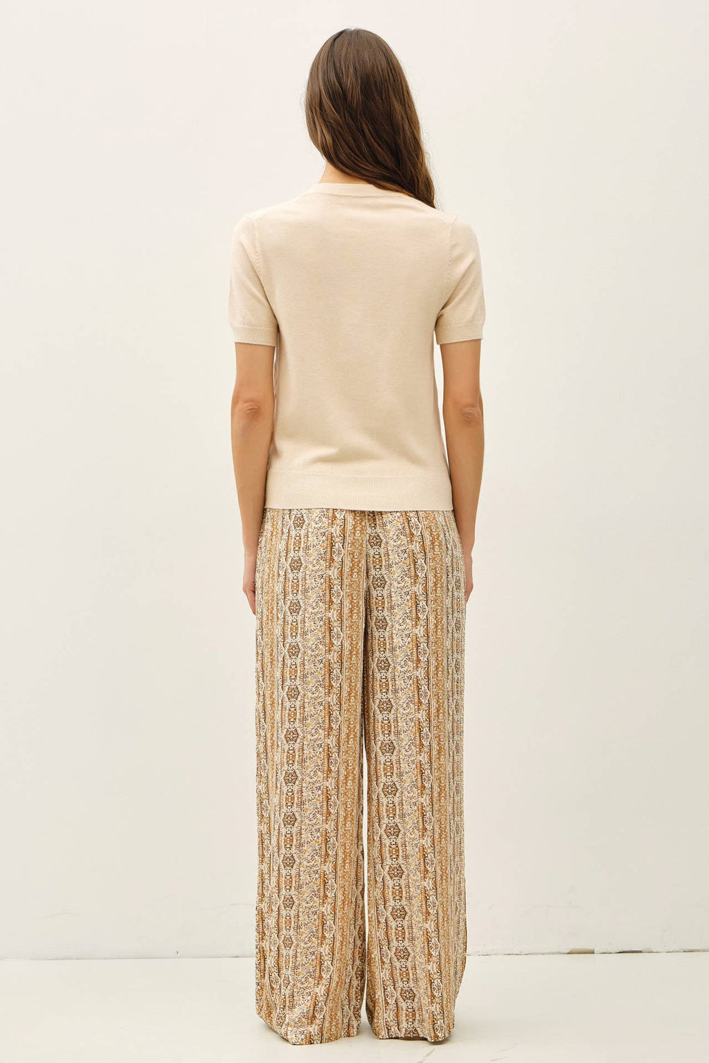 BASIC SHORT SLEEVE SWEATER TOP