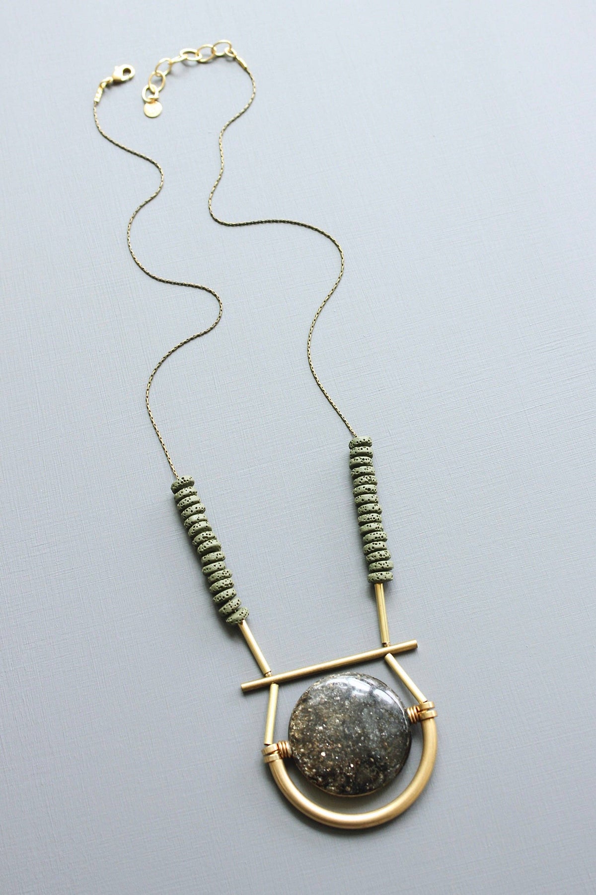 LEX223 Black and moss geometric pendant necklace