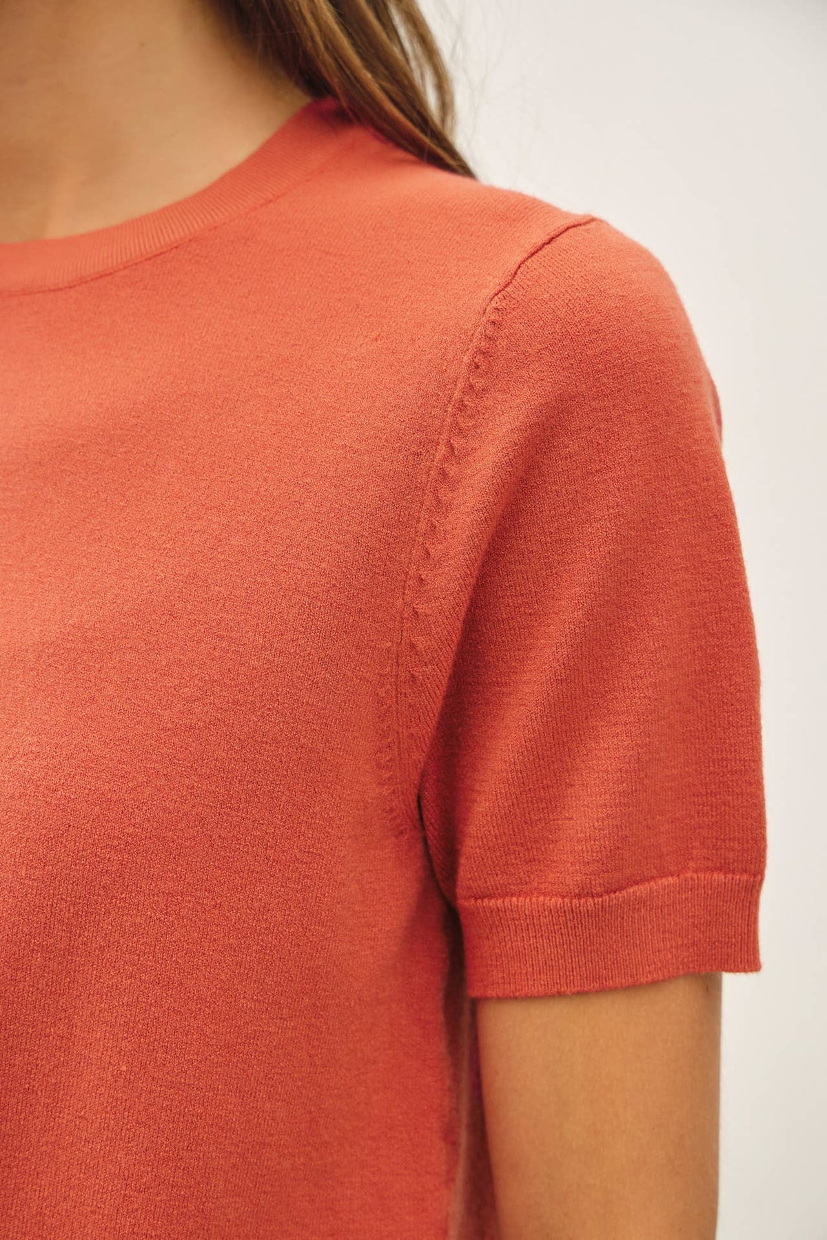 BASIC SHORT SLEEVE SWEATER TOP