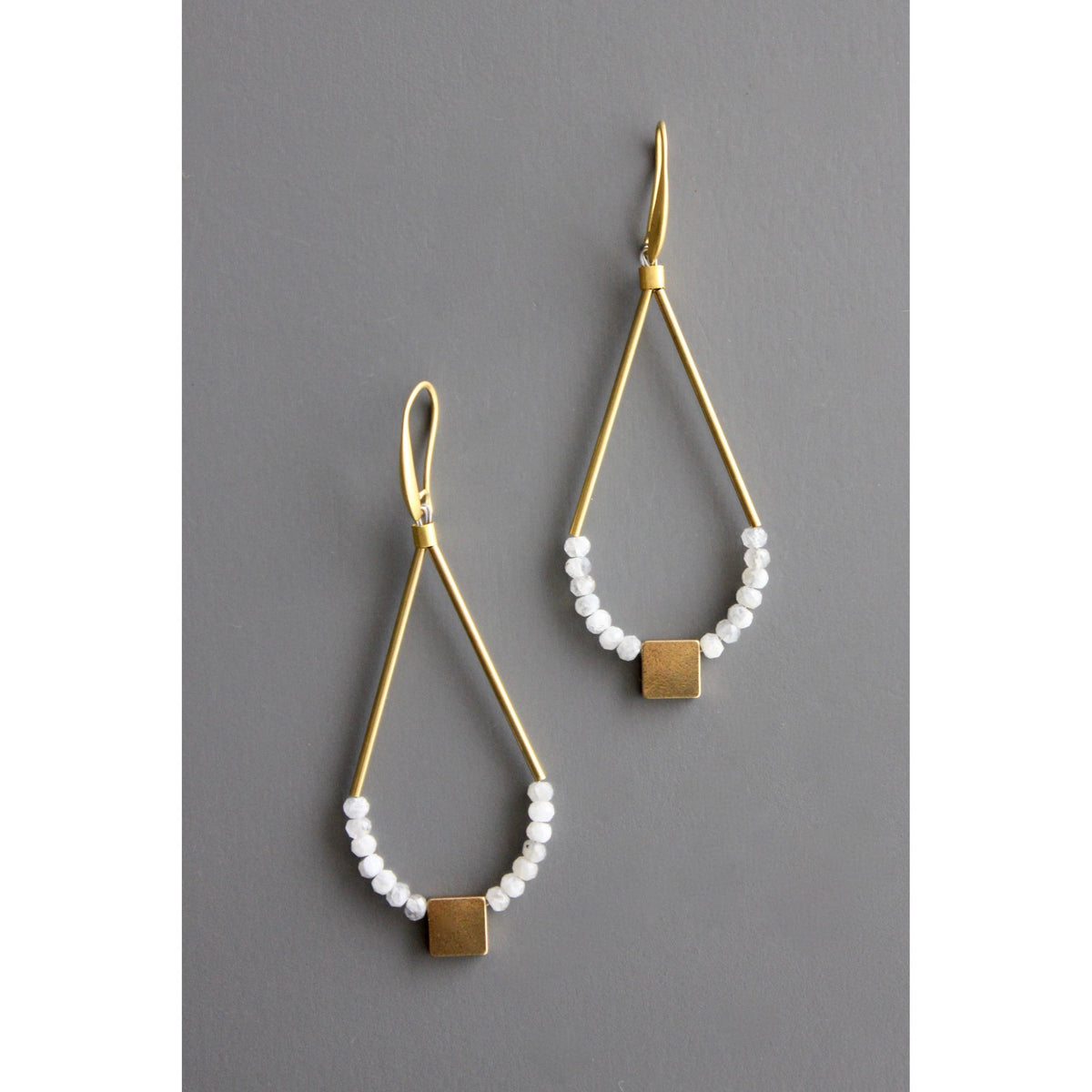 BKNE40 Geometric labradorite and brass earrings
