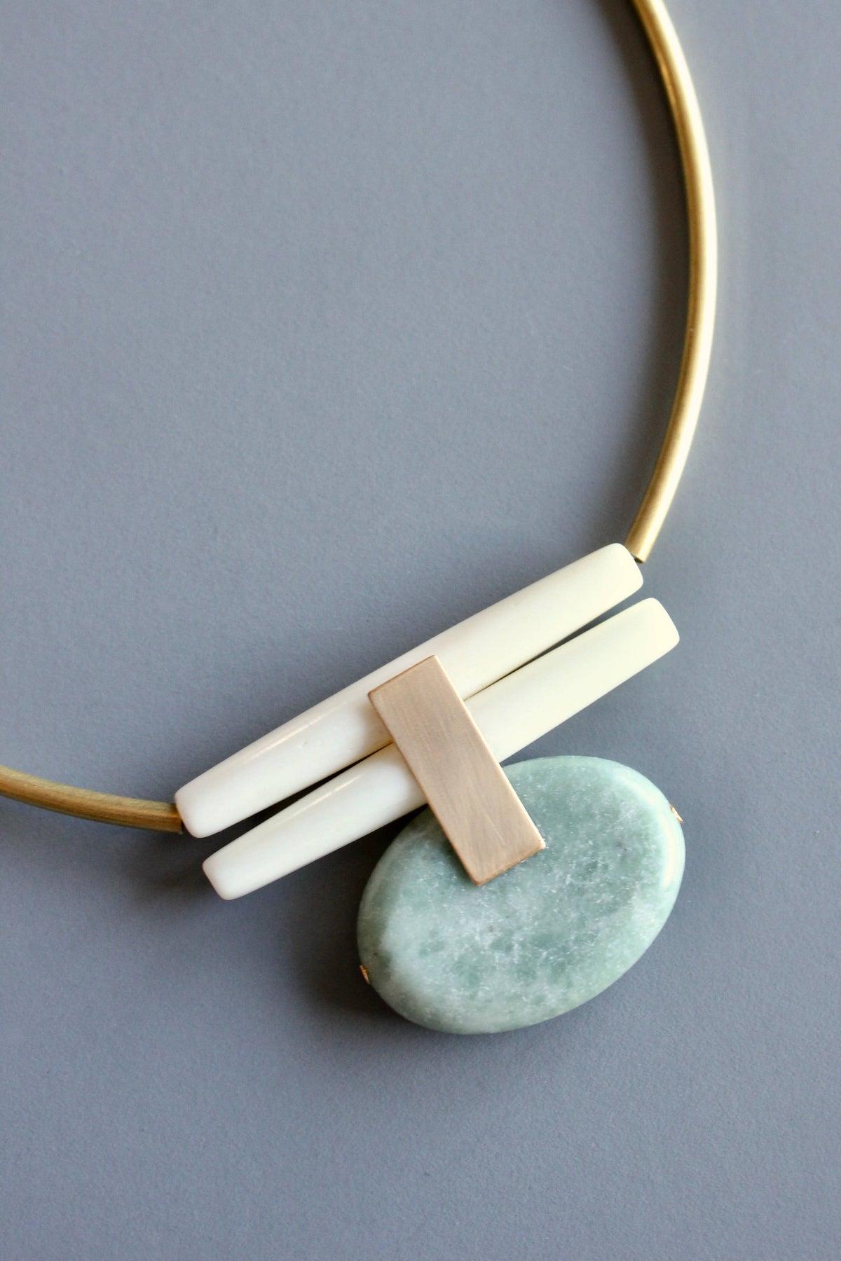 MLN114 Green jasper and brass Artdeco necklace